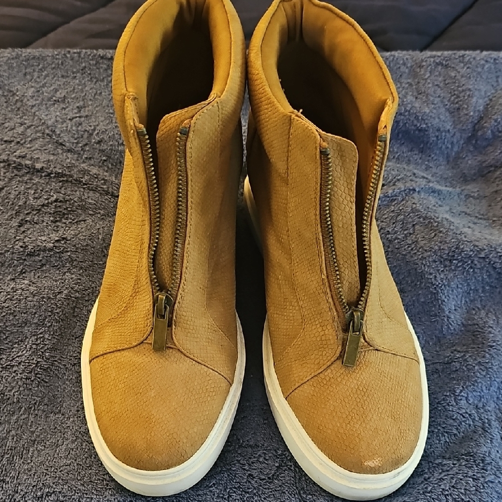 Mix No. 6 Tan High-Top Wedge Sneakers with Zipper